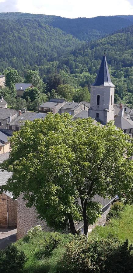 Maison Proche De La Nature Querigut Luaran gambar